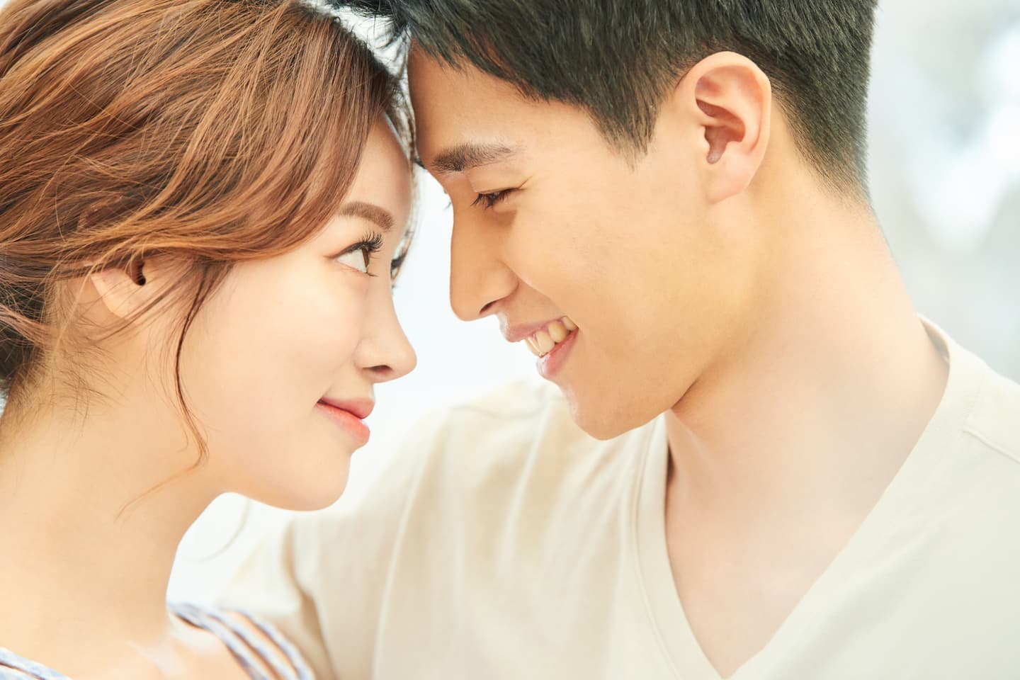 生理日のお風呂上がり対策。経血問題を解決するナプキン補助商品。生理の女性の悩み　ストレス　不安　お風呂上りにポタポタ垂れでバスマットやタオル　足を汚さない　下着に付けるの　デリケートゾーンに挟む　ナプラスeを付けたままショーツをはく　フェムテック　フェムケア　産後生理　生理日あるある　昼用　夜用　教えて生理の事　お股に挟む　災害時の生理　自衛隊のお風呂　補助商品　生理用品　どのナプキンも補助　お風呂上り３分間問題