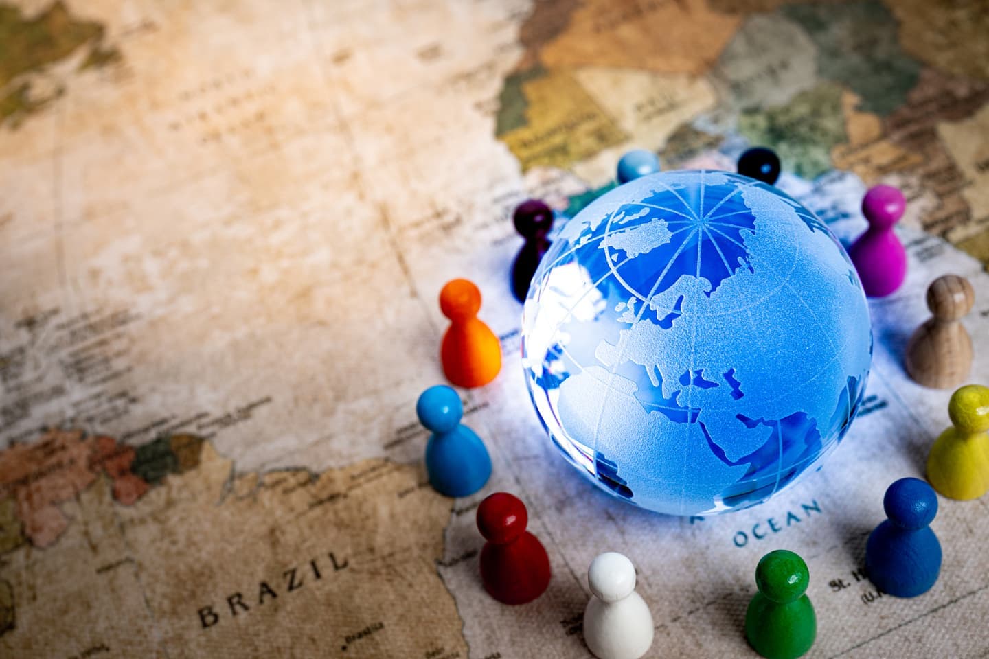 ジェンダーとは　生理日のお風呂上がり対策。経血問題を解決するナプキン補助商品。生理の女性の悩み　ストレス　お風呂上りに経血垂れでバスマットや脱衣所、足を汚さないよう下着に付けるのではなくデリケートゾーンに簡単に装着する。ナプラスeを付けたままショーツを穿くことが出来ます。フェムテック　フェムケア　産後生理