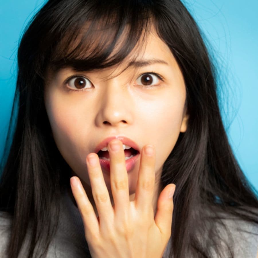 生理日のお風呂上がり対策。経血問題を解決するナプキン補助商品。生理の女性の悩み　ストレス　不安　お風呂上りにポタポタ垂れでバスマットやタオル　足を汚さない　下着に付けるの　デリケートゾーンに挟む　ナプラスeを付けたままショーツをはく　フェムテック　フェムケア　産後生理　生理日あるある　昼用　夜用　教えて生理の事　お股に挟む　災害時の生理　自衛隊のお風呂　補助商品　生理用品　どのナプキンも補助　お風呂上り３分間問題　多目的トイレ